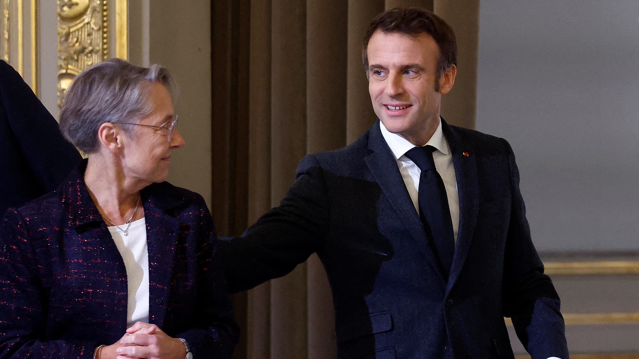2032 Au Cameroun: Macron Et Le Débat Sur Le Troisième Mandat Et Le Référendum 2032 Au Cameroun: Macron Et Le Débat Sur Le Troisième Mandat Et Le Référendum