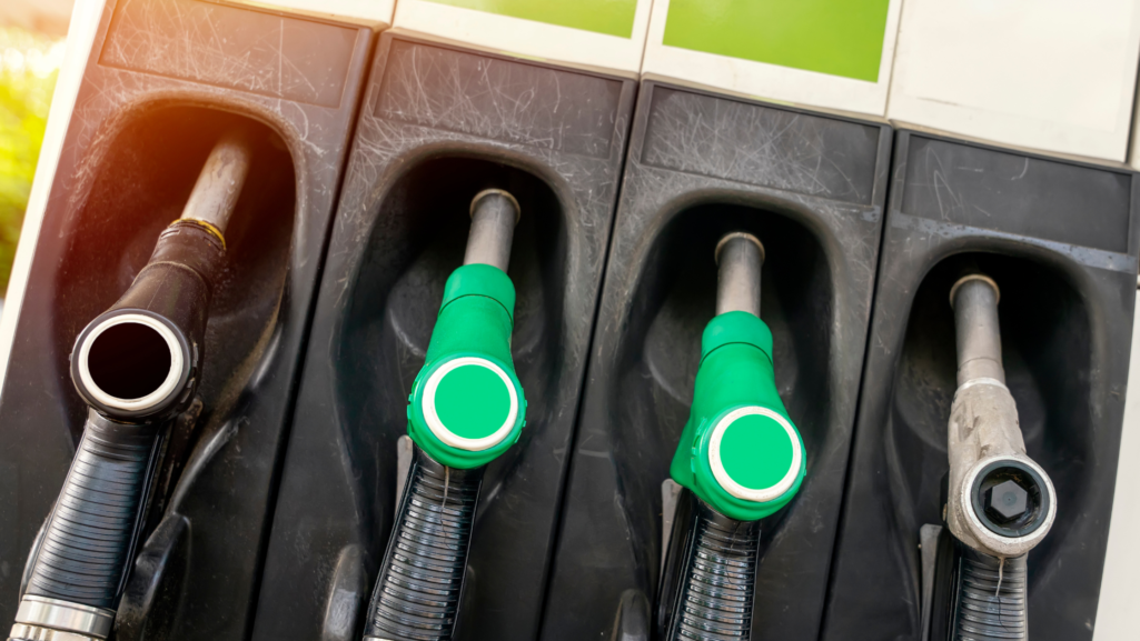 $3 Gas: Economic Factors Contributing To Lower Fuel Costs Nationwide $3 Gas: Economic Factors Contributing To Lower Fuel Costs Nationwide