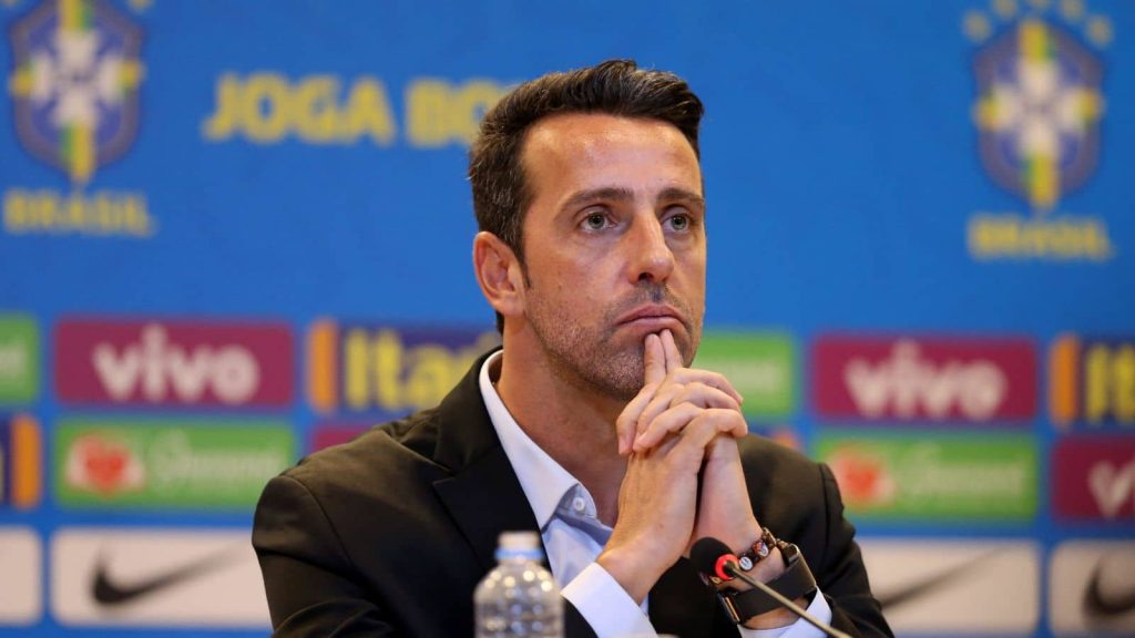 £62.5m Transfer Battle: Man Utd Makes Move For Arsenal & Chelsea Target £62.5m Transfer Battle: Man Utd Makes Move For Arsenal & Chelsea Target