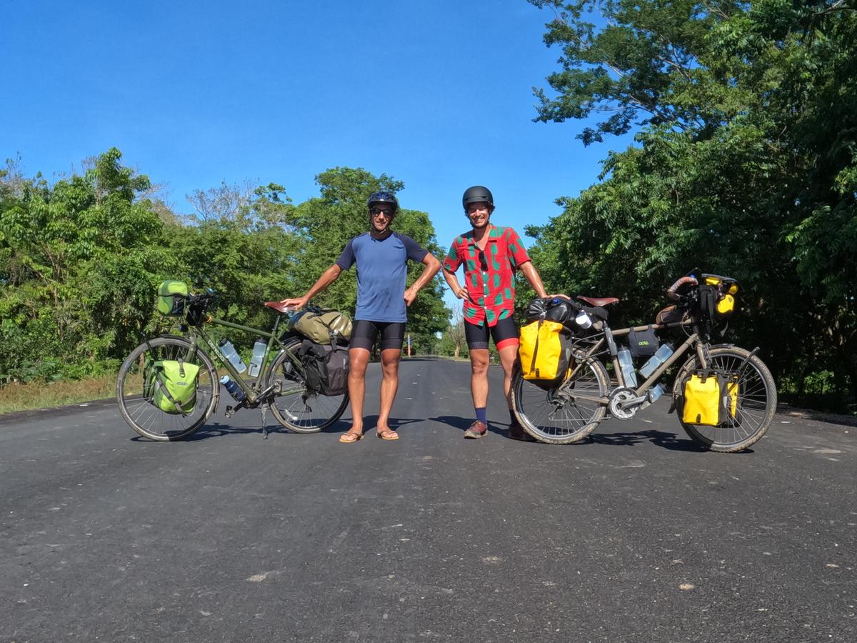 8000 Km À Vélo : Le Pari Fou De Trois Jeunes Du Bocage Ornais