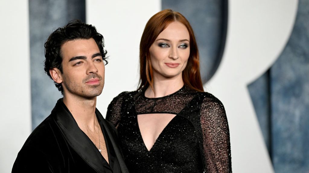 A Couple's Argument Over Joe Jonas: His Reaction A Couple's Argument Over Joe Jonas: His Reaction