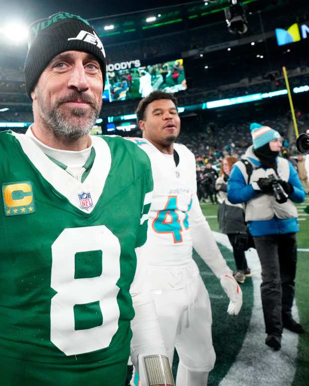 Aaron Rodgers Visits Steelers Training Facility: What It Means For The NFL Aaron Rodgers Visits Steelers Training Facility: What It Means For The NFL