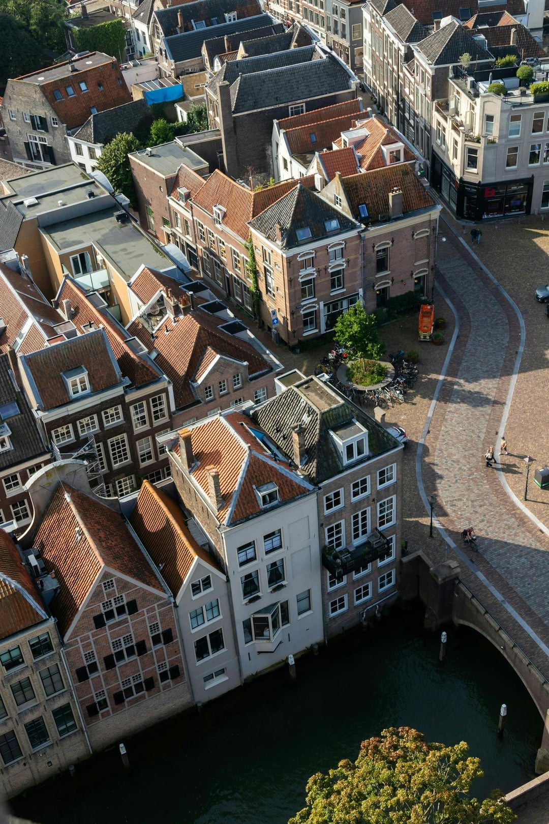 ABN Amro Voorspelt Stijging Huizenprijzen Ondanks Renteverhogingen ABN Amro Voorspelt Stijging Huizenprijzen Ondanks Renteverhogingen