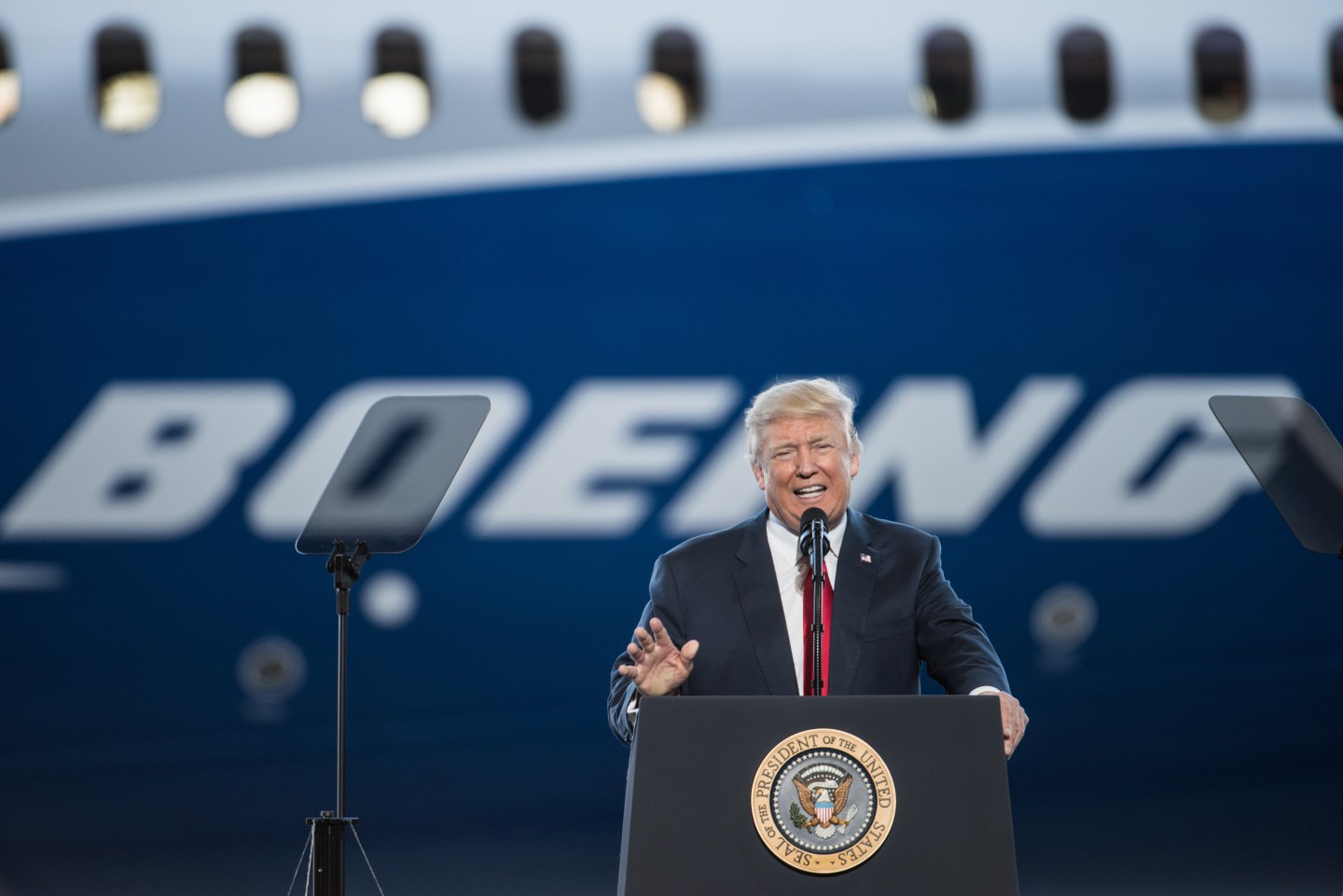 Air Traffic Controllers Criticize Trump Administration's Newark Airport Plan