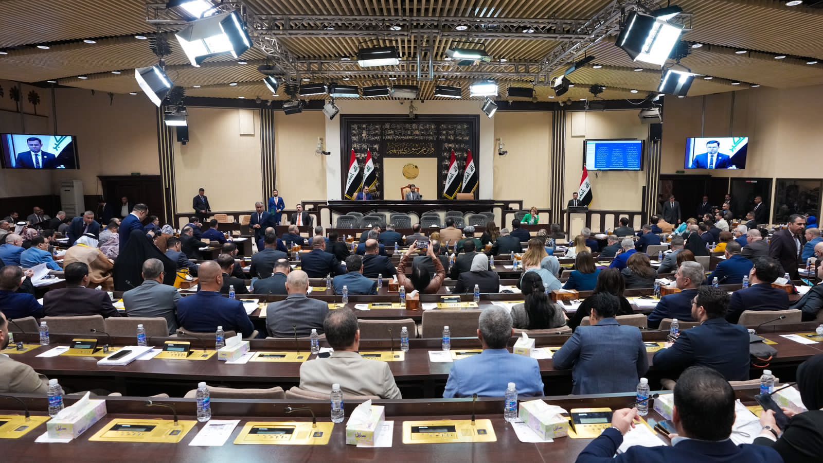 البرلمان العراقي يناقش تقريري ديوان المحاسبة: مخالفات 2022 و 2023 البرلمان العراقي يناقش تقريري ديوان المحاسبة: مخالفات 2022 و 2023