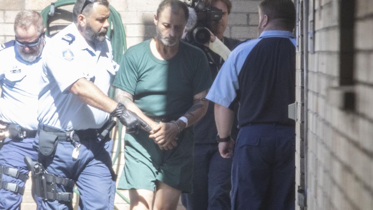 الشرطة تحقق مع إلياس رودريجيز المشتبه به في مقتل موظفين بالسفارة الإسرائيلية الشرطة تحقق مع إلياس رودريجيز المشتبه به في مقتل موظفين بالسفارة الإسرائيلية