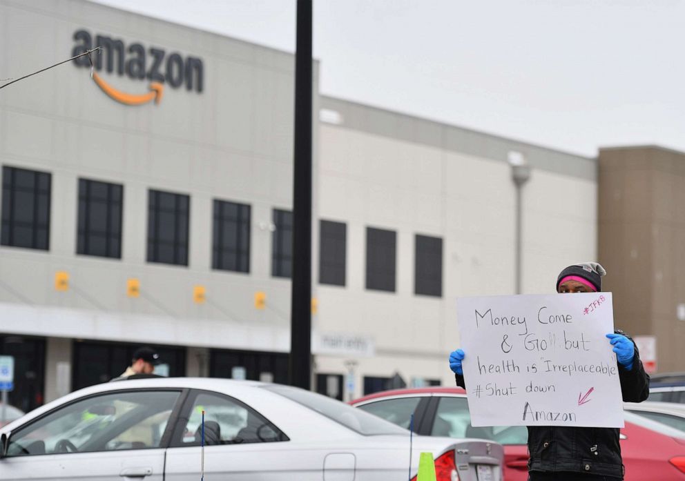 Amazon Workers Union Fights Warehouse Closure In Quebec Amazon Workers Union Fights Warehouse Closure In Quebec