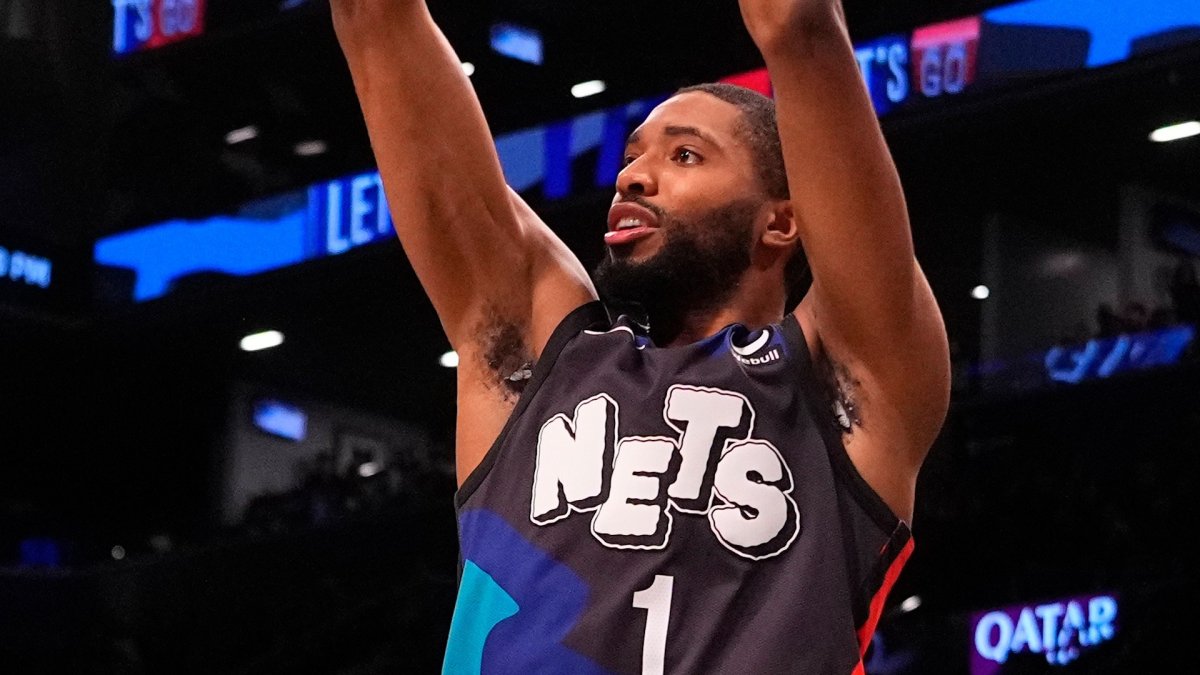 Analyst Breen's Good-Natured Rivalry With Mikal Bridges Analyst Breen's Good-Natured Rivalry With Mikal Bridges