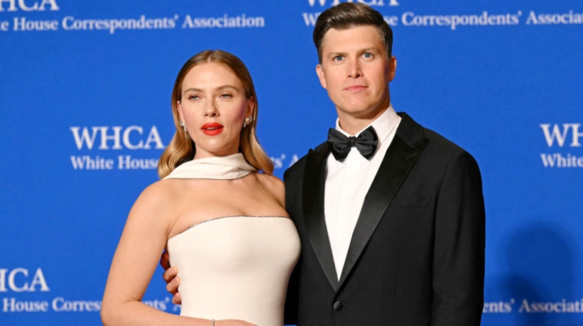 Analyzing The Income Difference Between Colin Jost And Scarlett Johansson Analyzing The Income Difference Between Colin Jost And Scarlett Johansson