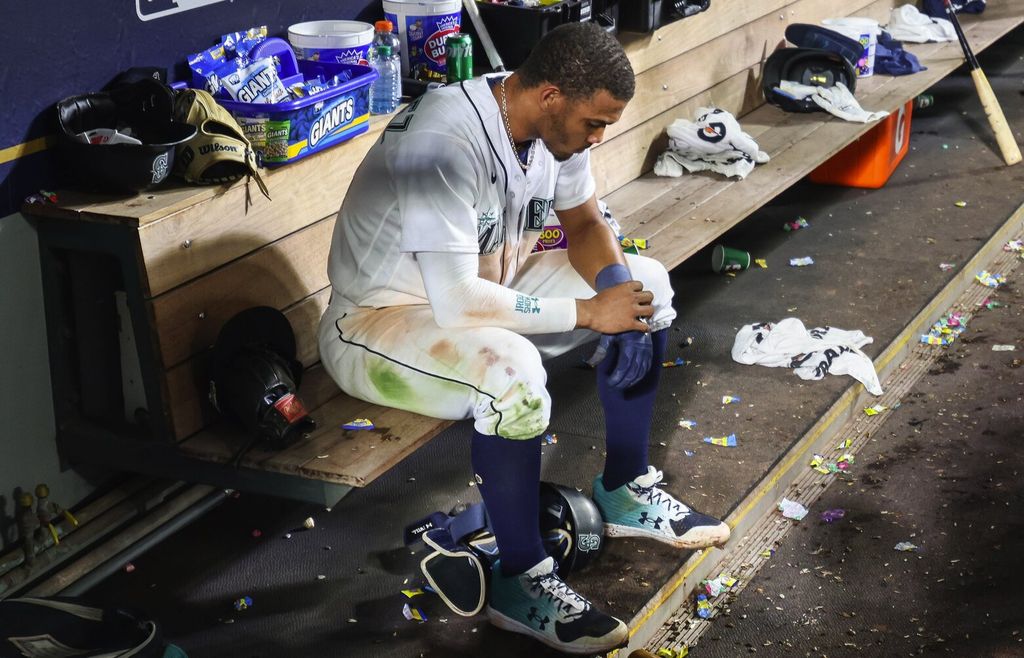 Analyzing The Seattle Mariners' Decision To Hold Onto Their Starting Pitchers Analyzing The Seattle Mariners' Decision To Hold Onto Their Starting Pitchers