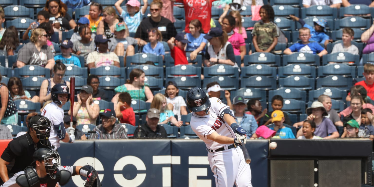 Angels Defeat Padres: Ward's 9th Inning Grand Slam Secures Victory
