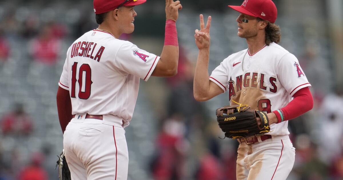 Angels Win Fifth Straight Game Behind Moncada's Blast