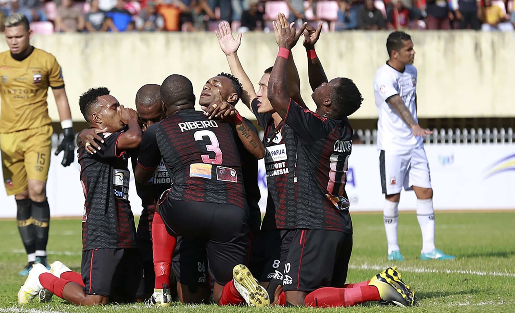 Anthonius Ayorbaba: Mari Dukung Persipura Menuju Kejayaan Anthonius Ayorbaba: Mari Dukung Persipura Menuju Kejayaan
