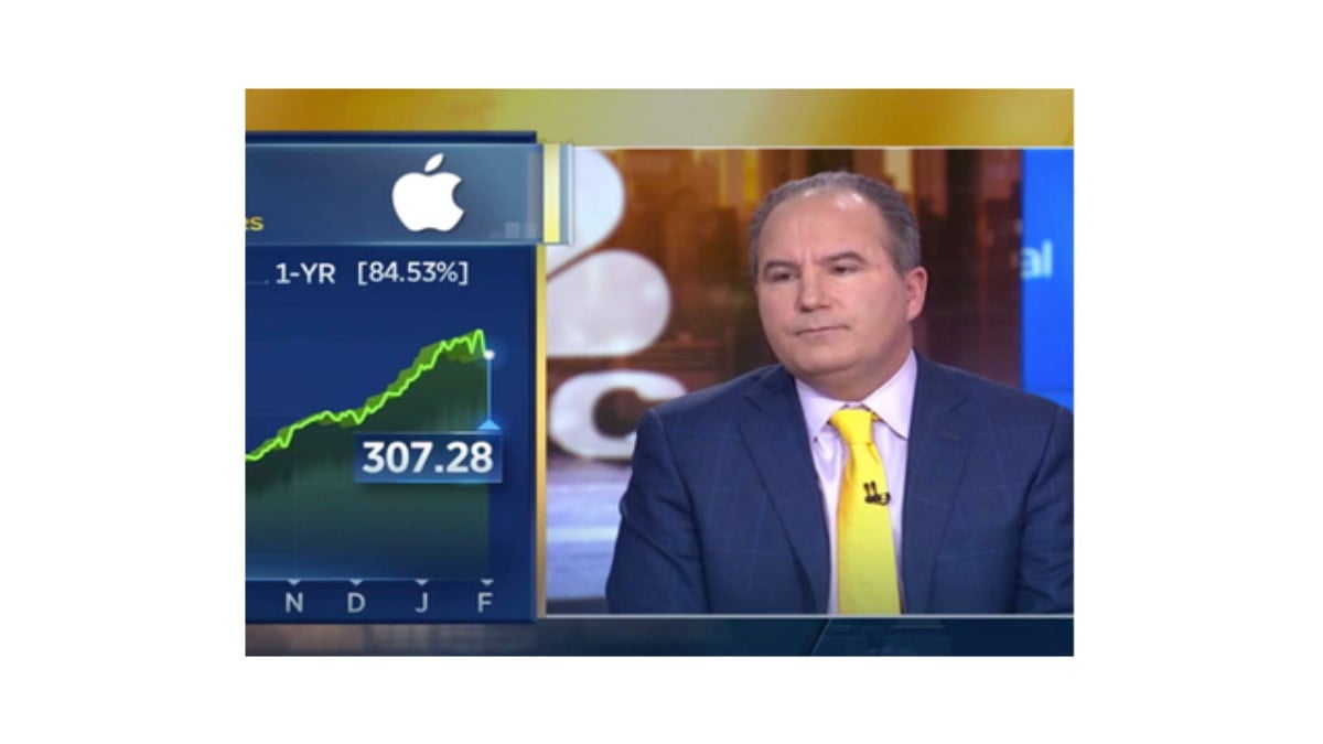 Apple Stock: Dan Ives' Long-Term Bullish Prediction After Price Target Reduction Apple Stock: Dan Ives' Long-Term Bullish Prediction After Price Target Reduction