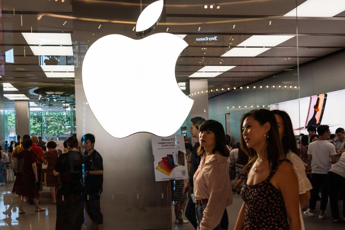 Apple Stock Plunges On $900 Million Tariff Projection Apple Stock Plunges On $900 Million Tariff Projection