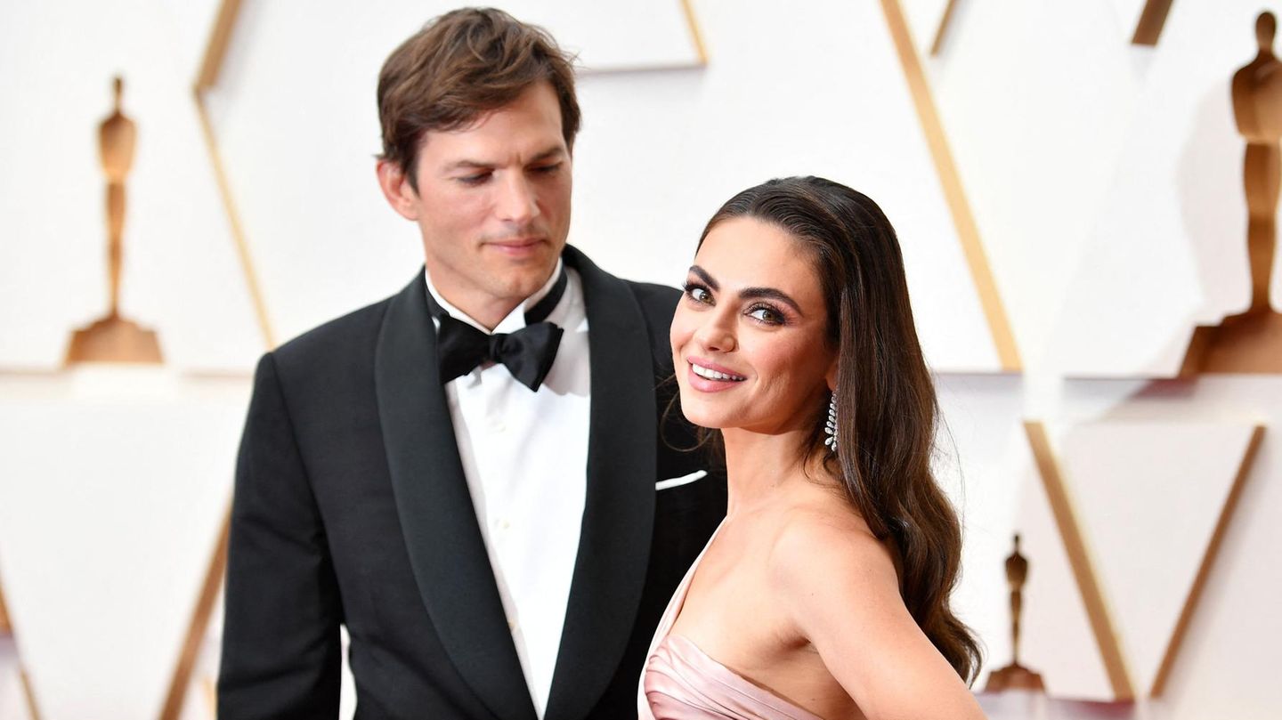 Ashton Kutcher And Mila Kunis' Romanian Escape: Details On Family Vacation Ashton Kutcher And Mila Kunis' Romanian Escape: Details On Family Vacation