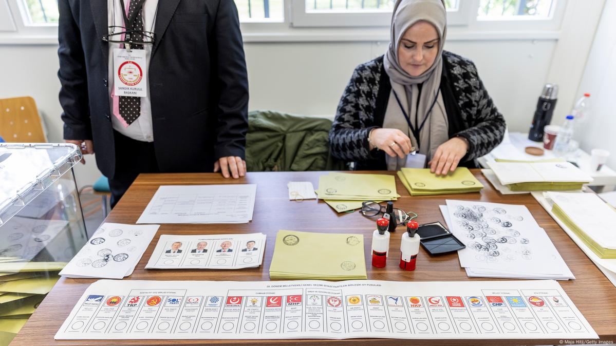 Australia Election 2023: Voting Begins, Labor Holds Lead Australia Election 2023: Voting Begins, Labor Holds Lead