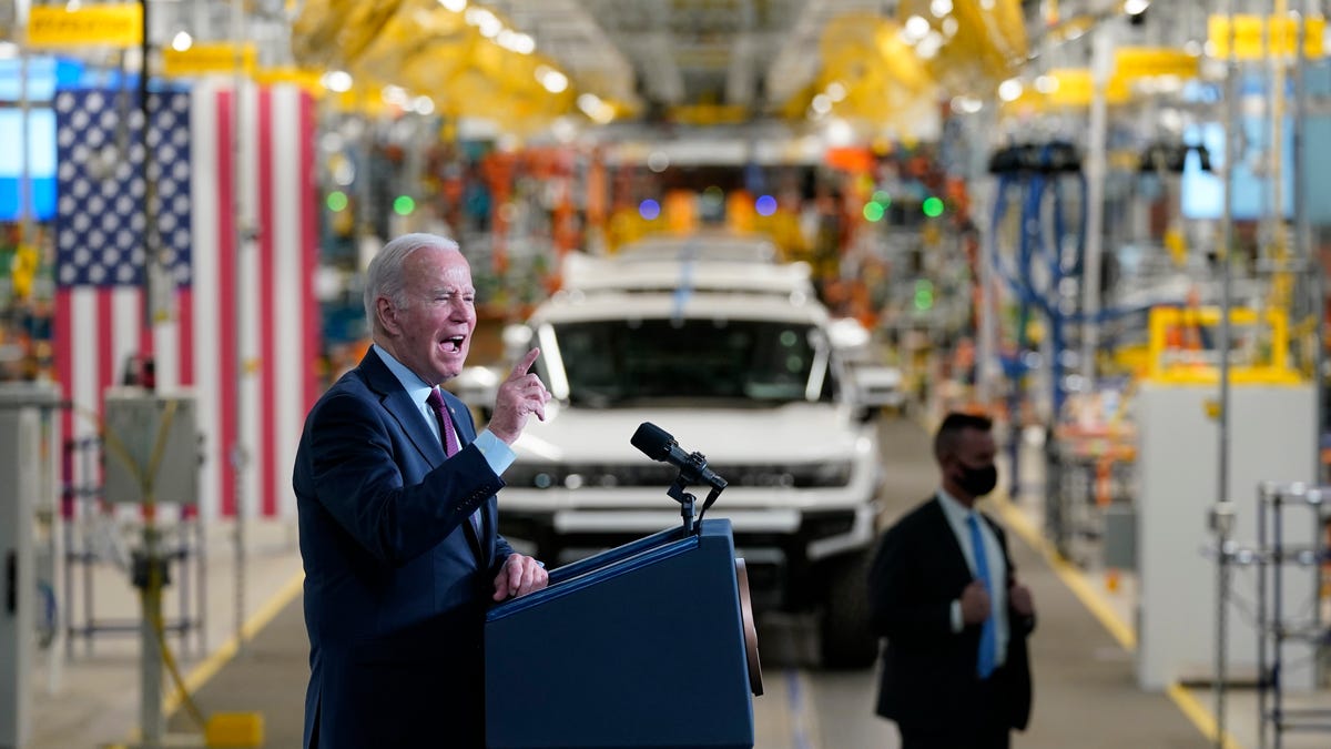 Auto Dealers Intensify Opposition To Electric Vehicle Regulations Auto Dealers Intensify Opposition To Electric Vehicle Regulations