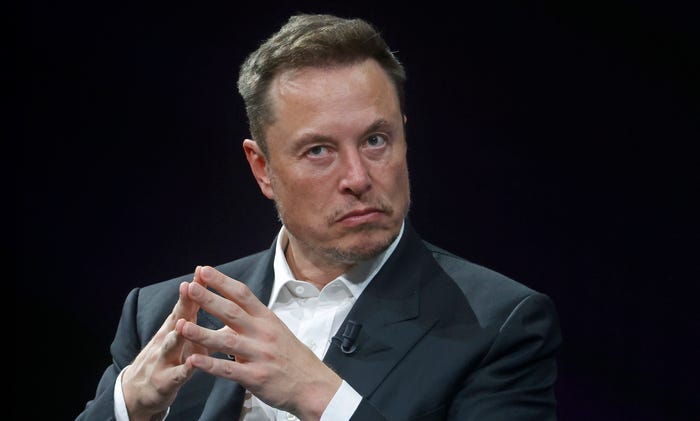 Awkward Moment: Elon Musk And Donald Trump In Saudi Arabia Awkward Moment: Elon Musk And Donald Trump In Saudi Arabia