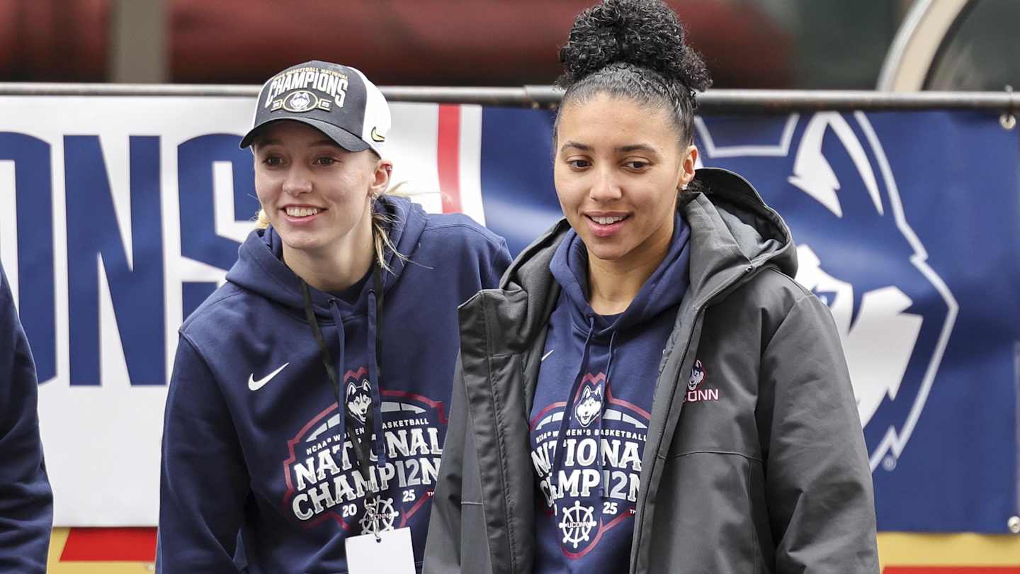 Azzi Fudd & Paige Bueckers: Contrasting Styles At UConn And The WNBA Draft Azzi Fudd & Paige Bueckers: Contrasting Styles At UConn And The WNBA Draft