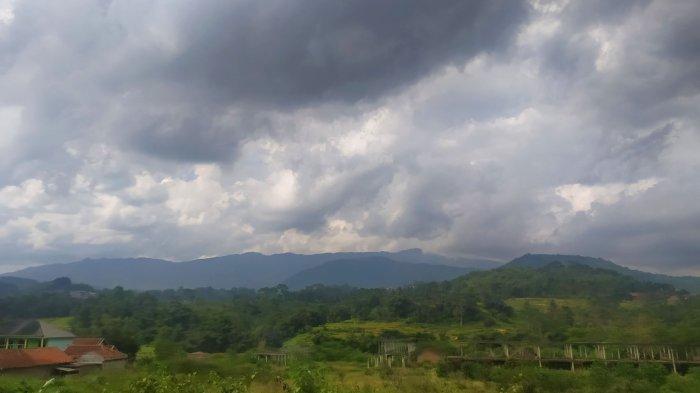 Bandung Hujan Hingga Sore: Prakiraan Cuaca Besok (23/4) Jawa Barat Bandung Hujan Hingga Sore: Prakiraan Cuaca Besok (23/4) Jawa Barat