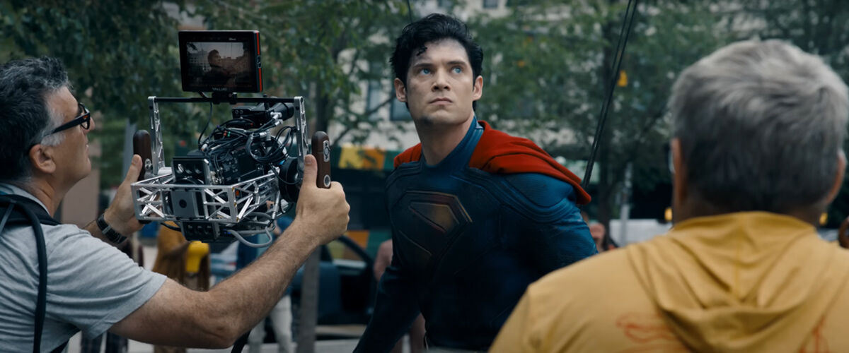 Behind The Scenes: Hawkgirl's Performance In Superman Behind The Scenes: Hawkgirl's Performance In Superman
