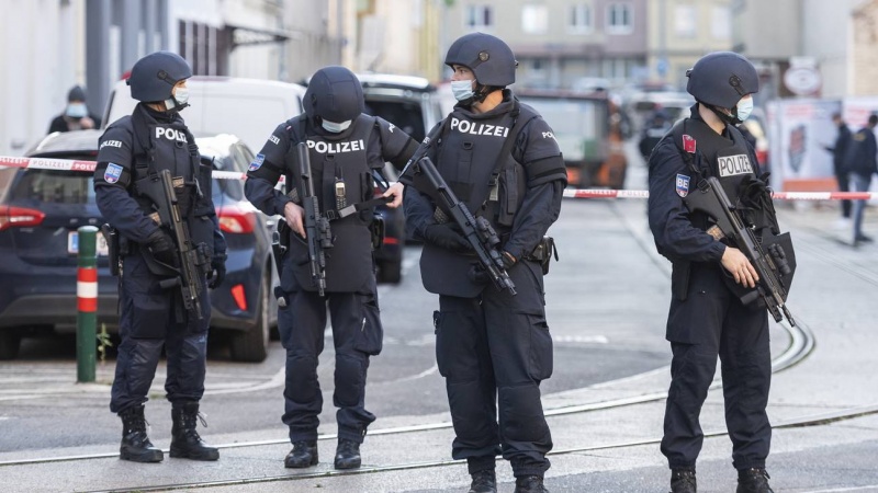 Berlin: Prosvjed Protiv Tesle Eskalirao – Upad U Izložbeni Prostor Berlin: Prosvjed Protiv Tesle Eskalirao – Upad U Izložbeni Prostor