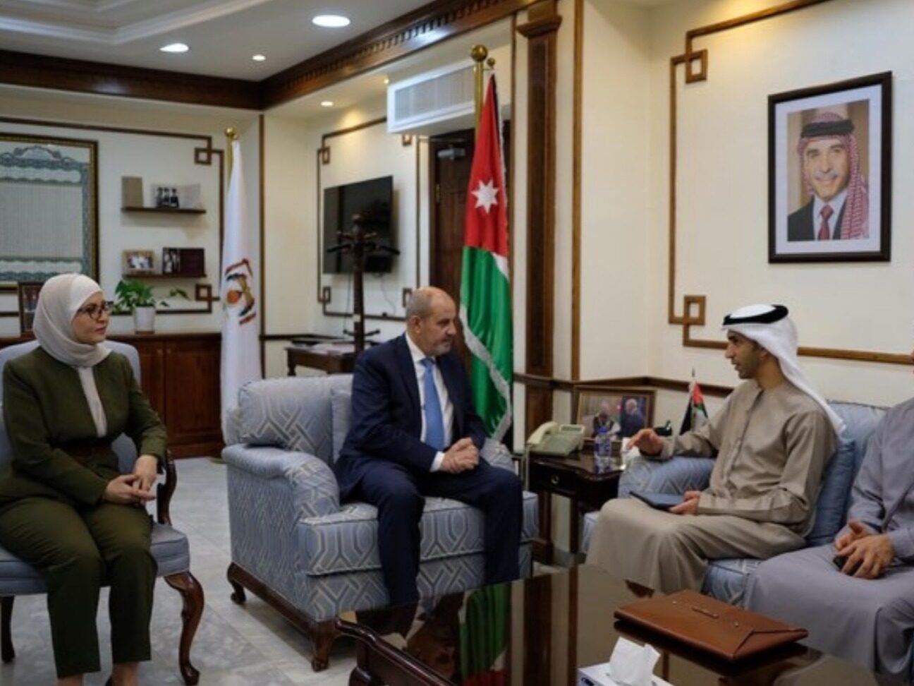 بحث وزير التجارة سبل تعزيز التعاون الاقتصادي مع جمهورية أذربيجان بحث وزير التجارة سبل تعزيز التعاون الاقتصادي مع جمهورية أذربيجان