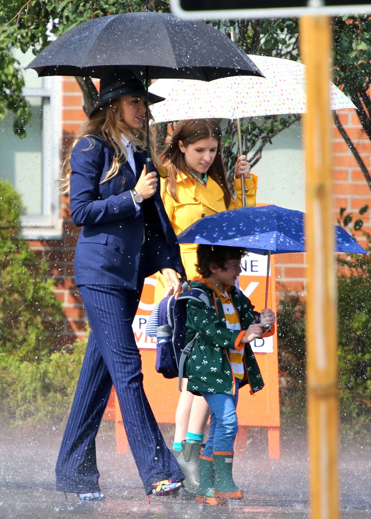 Blake Lively: Anna Kendrick's Three-Word Verdict Causes A Stir Blake Lively: Anna Kendrick's Three-Word Verdict Causes A Stir