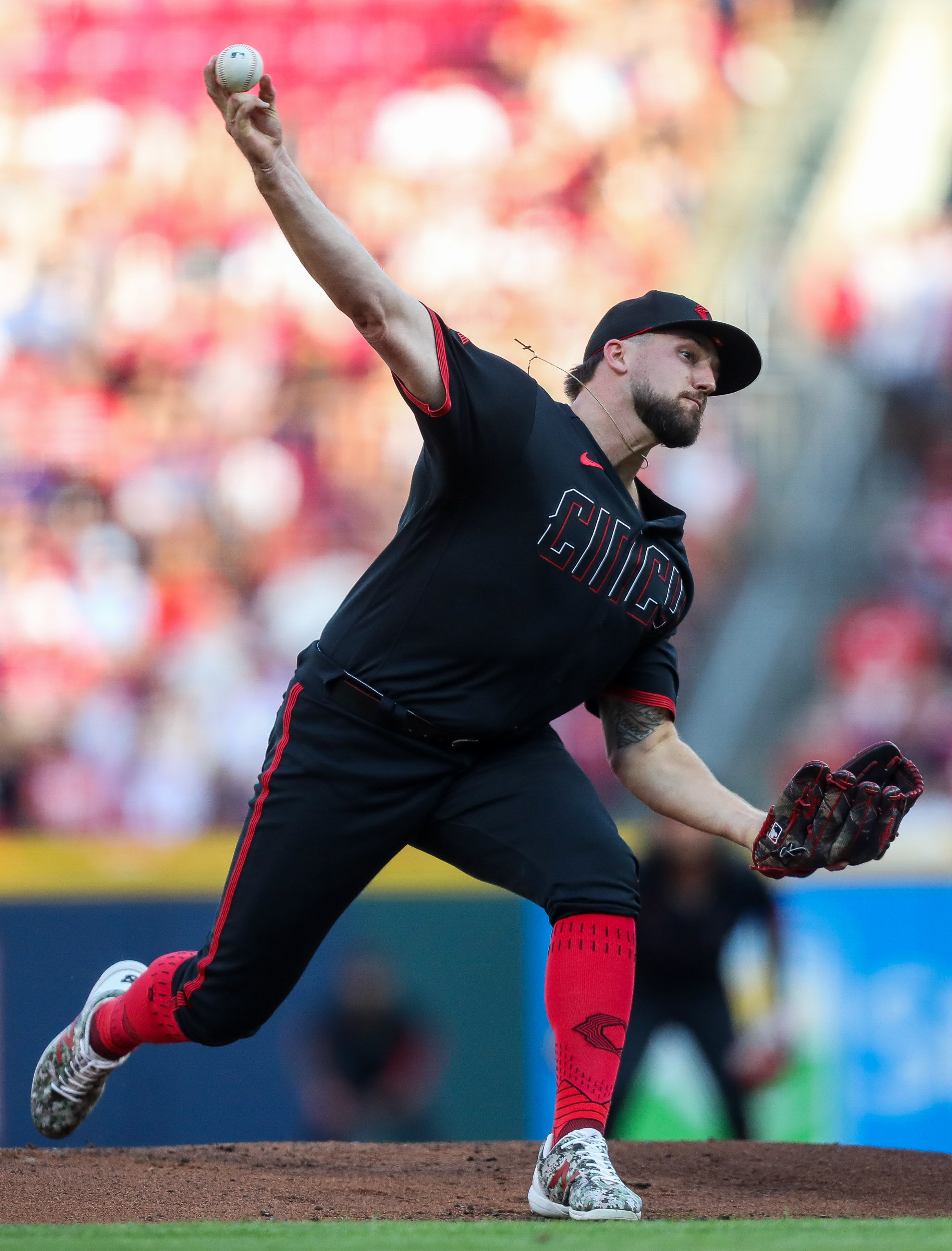 Brewers Defeat Reds Despite Cincinnati's Offensive Breakthrough Brewers Defeat Reds Despite Cincinnati's Offensive Breakthrough