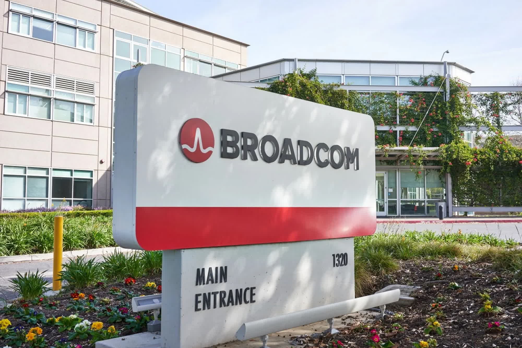 Broadcom's Extreme VMware Price Increase: AT&T Details The 1,050% Jump Broadcom's Extreme VMware Price Increase: AT&T Details The 1,050% Jump