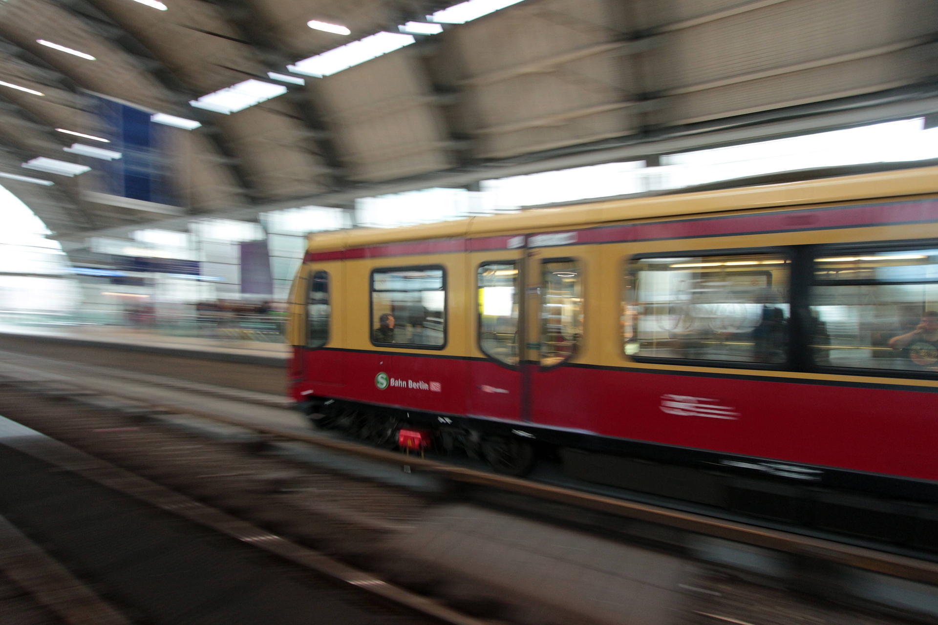 BVG-Streik In Berlin: Fahrgäste Von Ausfällen Betroffen BVG-Streik In Berlin: Fahrgäste Von Ausfällen Betroffen
