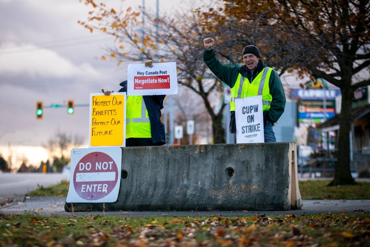 Canada Post Facing Strike: How Will It Affect You? Canada Post Facing Strike: How Will It Affect You?