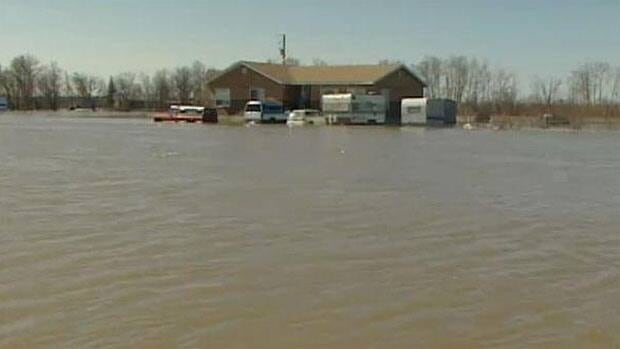Canadian Red Cross Manitoba Wildfire Evacuee Support: How You Can Help Canadian Red Cross Manitoba Wildfire Evacuee Support: How You Can Help