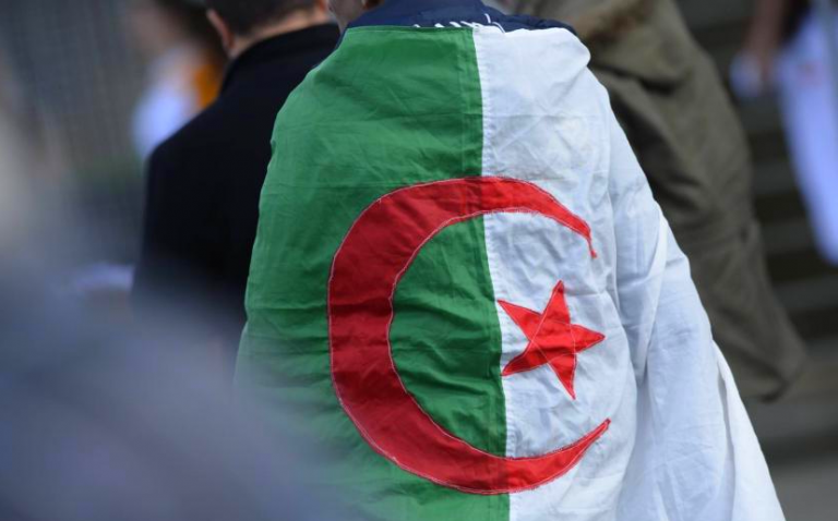 Cannes: Migrant Sous OQTF Menace Mère Et Fils Avec Cutter Dans Un Bus Cannes: Migrant Sous OQTF Menace Mère Et Fils Avec Cutter Dans Un Bus