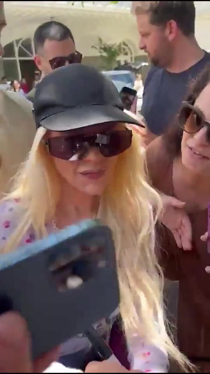 Christina Aguilera Fan Faces Backlash After Inappropriate Kiss Christina Aguilera Fan Faces Backlash After Inappropriate Kiss