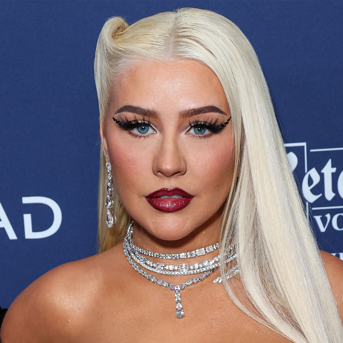 Christina Aguilera: Fans React To Photoshopped Photoshoot Images Christina Aguilera: Fans React To Photoshopped Photoshoot Images