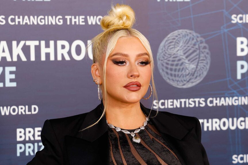 Christina Aguilera's New Look: A Closer Examination Christina Aguilera's New Look: A Closer Examination