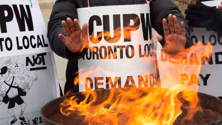 Commission Report Calls For End Of Daily Canada Post Home Mail Delivery Commission Report Calls For End Of Daily Canada Post Home Mail Delivery