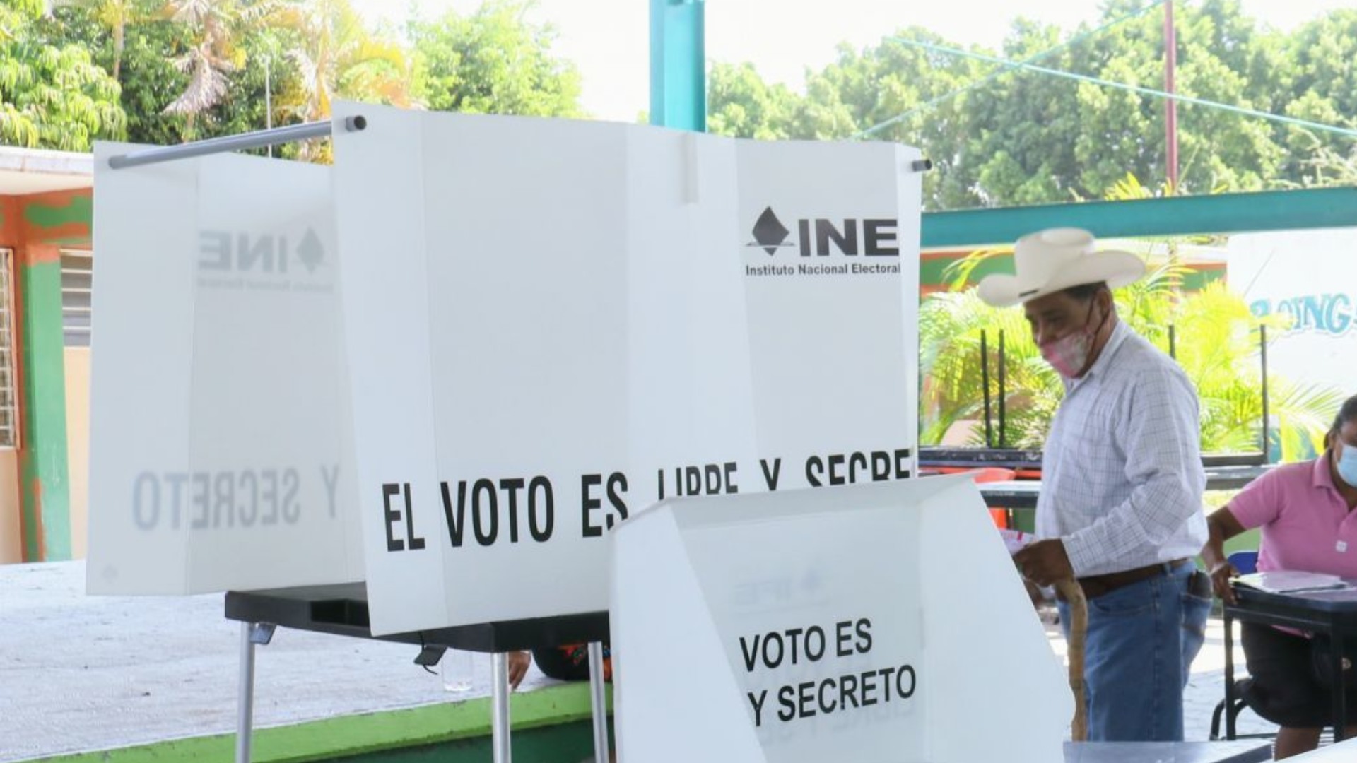 Correísmo Impugna Prohibición De Celulares En Segunda Vuelta Electoral Correísmo Impugna Prohibición De Celulares En Segunda Vuelta Electoral