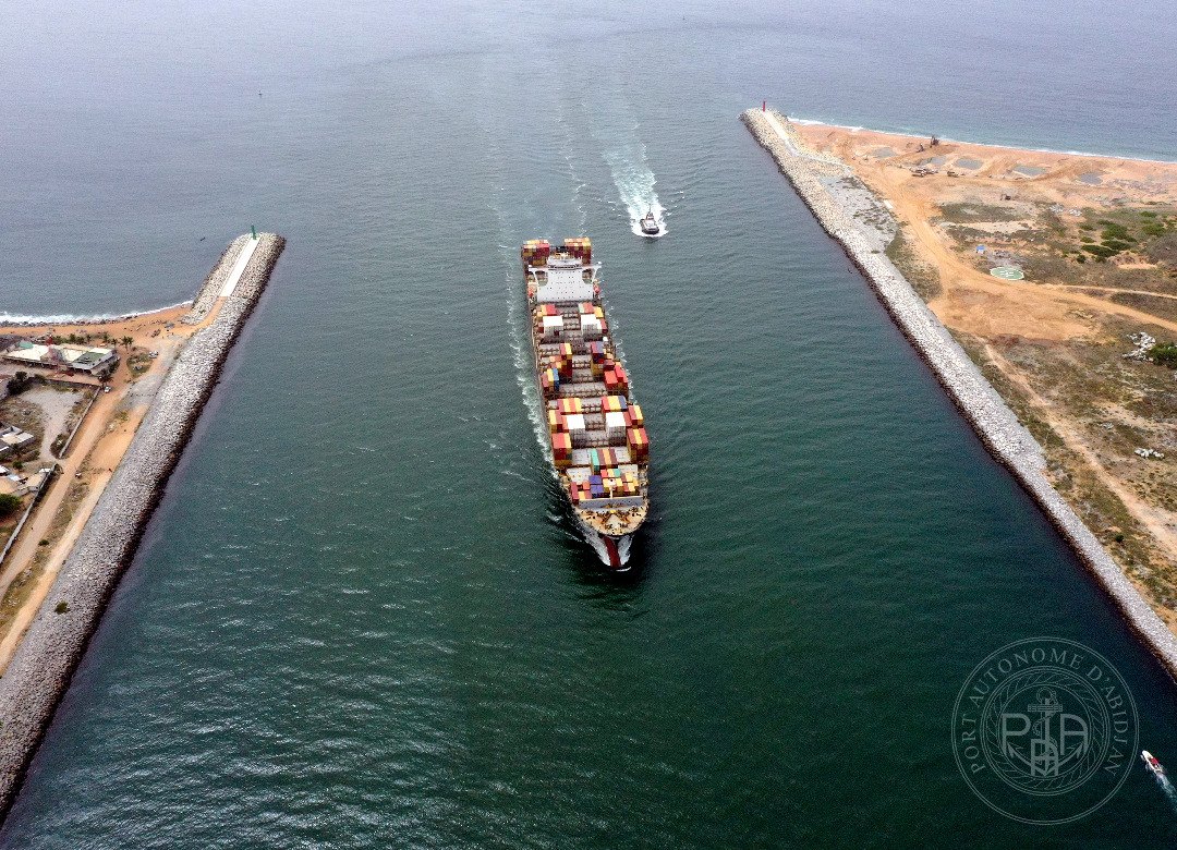 Côte D'Ivoire : Le Port D'Abidjan Accueille Le Plus Grand Navire De Son Histoire Côte D'Ivoire : Le Port D'Abidjan Accueille Le Plus Grand Navire De Son Histoire