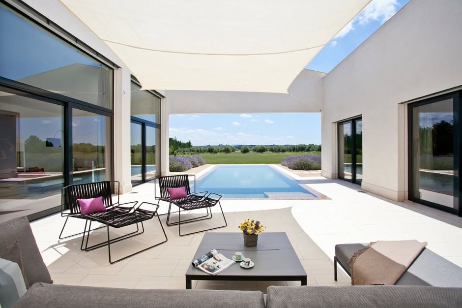 Country Escape: Balancing Rural Living With Modern Amenities Country Escape: Balancing Rural Living With Modern Amenities