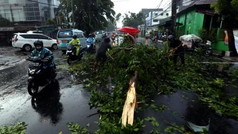 Cuaca Jawa Tengah Besok (23/4): Hujan Di Beberapa Daerah Cuaca Jawa Tengah Besok (23/4): Hujan Di Beberapa Daerah