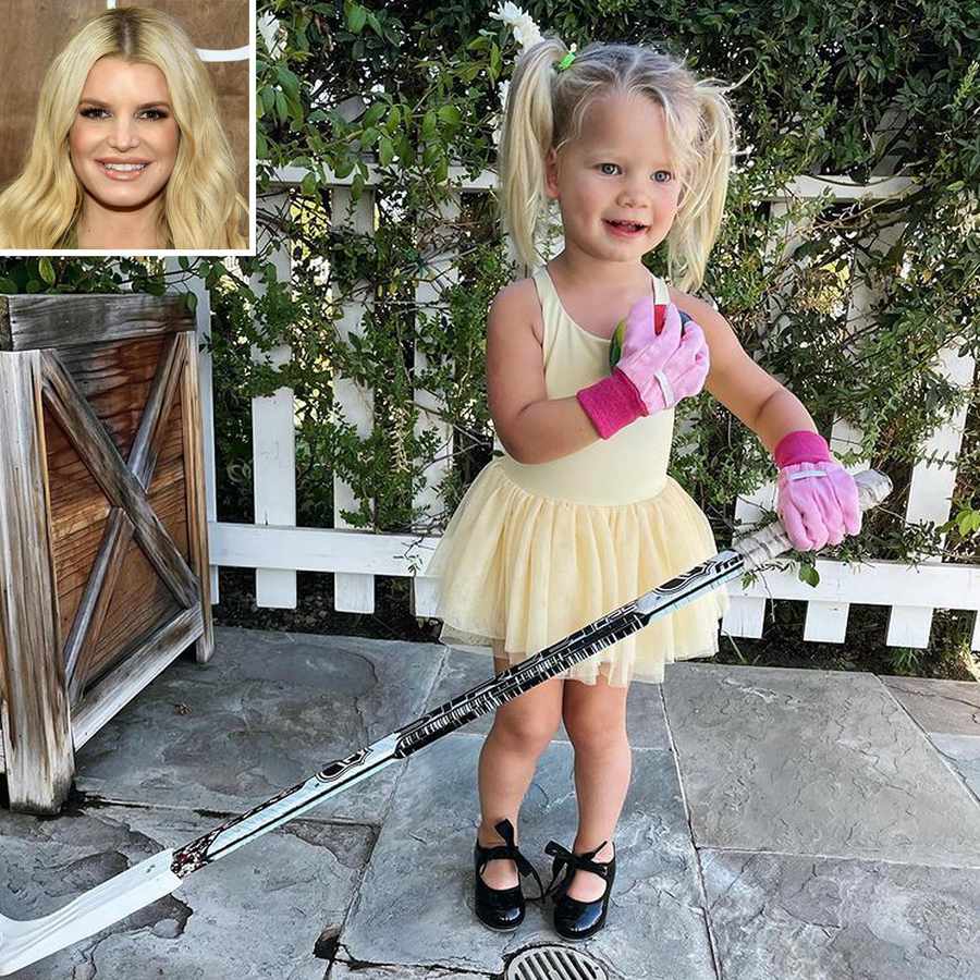 Cutest Pics: Jessica Simpson And Birdie Twin In Yellow Swimwear Cutest Pics: Jessica Simpson And Birdie Twin In Yellow Swimwear
