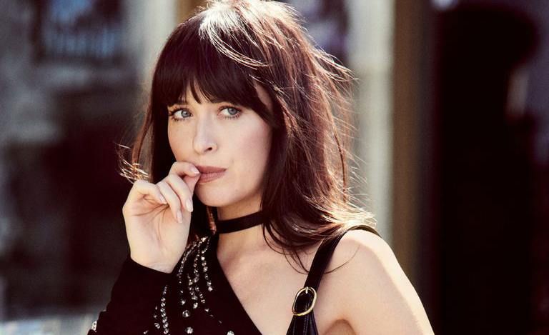 Dakota Johnson Y El Bolso Hereu: La Elegancia Discreta De Una It Girl Dakota Johnson Y El Bolso Hereu: La Elegancia Discreta De Una It Girl