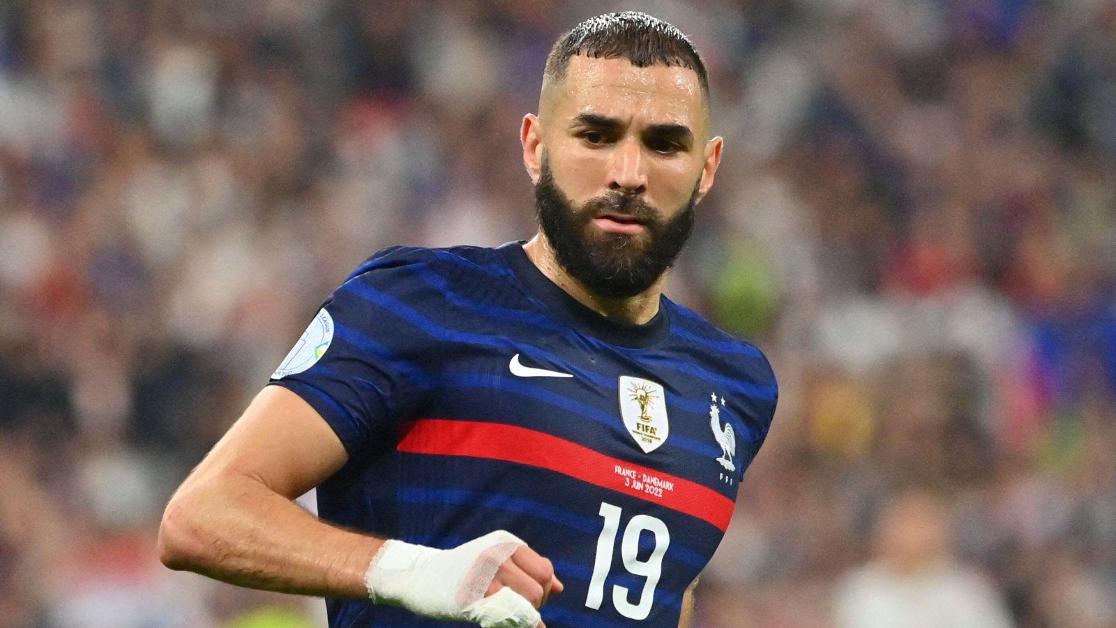 De Busser's Comeback: Bosses' Shoot-Out Seals Go Ahead Cup Final Victory De Busser's Comeback: Bosses' Shoot-Out Seals Go Ahead Cup Final Victory