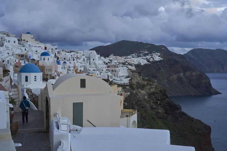Declining Earthquake Rates On Santorini: A Scientific Perspective Declining Earthquake Rates On Santorini: A Scientific Perspective