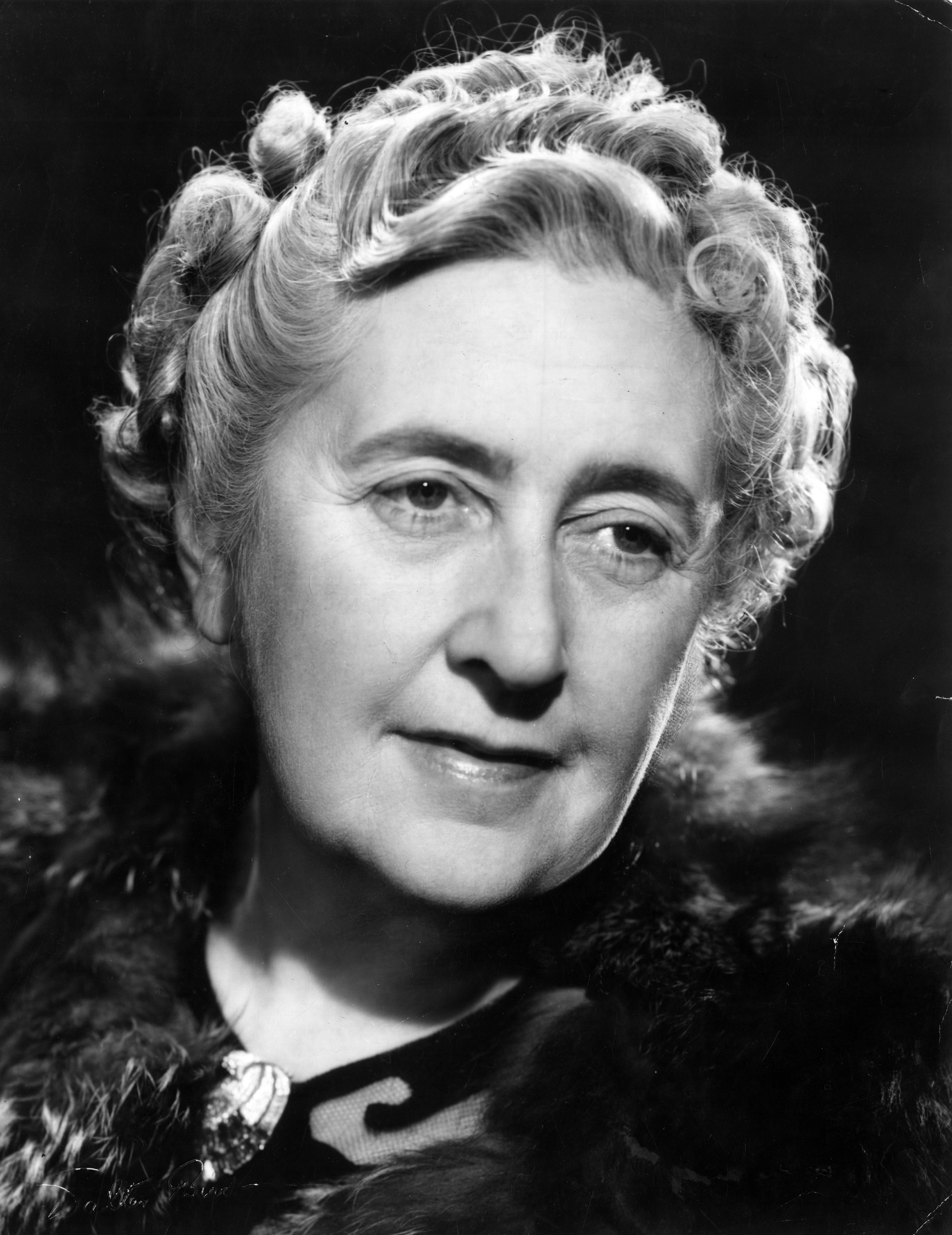 Des Cours D'écriture IA : Agatha Christie Réinventée - Innovation Ou Imitation ? Des Cours D'écriture IA : Agatha Christie Réinventée - Innovation Ou Imitation ?