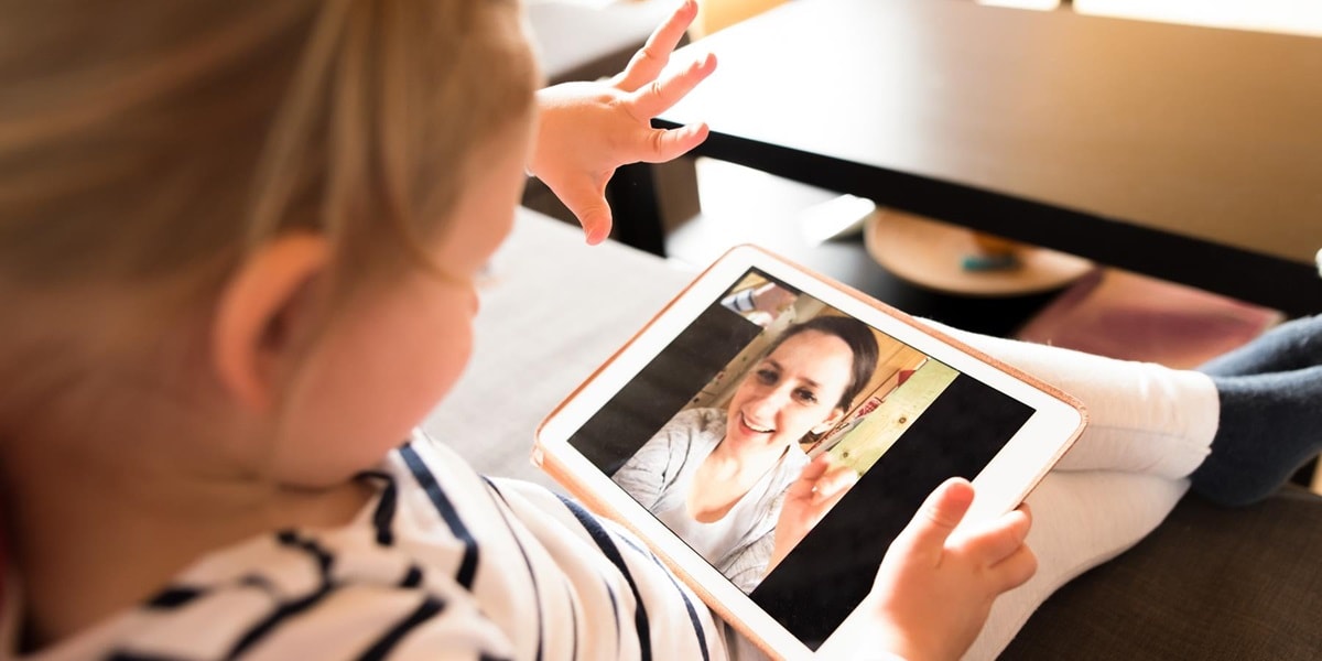 Deux Collégiens Et Leur Mère Expulsés: L'Impact Sur Leurs Amis Et Leur École Deux Collégiens Et Leur Mère Expulsés: L'Impact Sur Leurs Amis Et Leur École