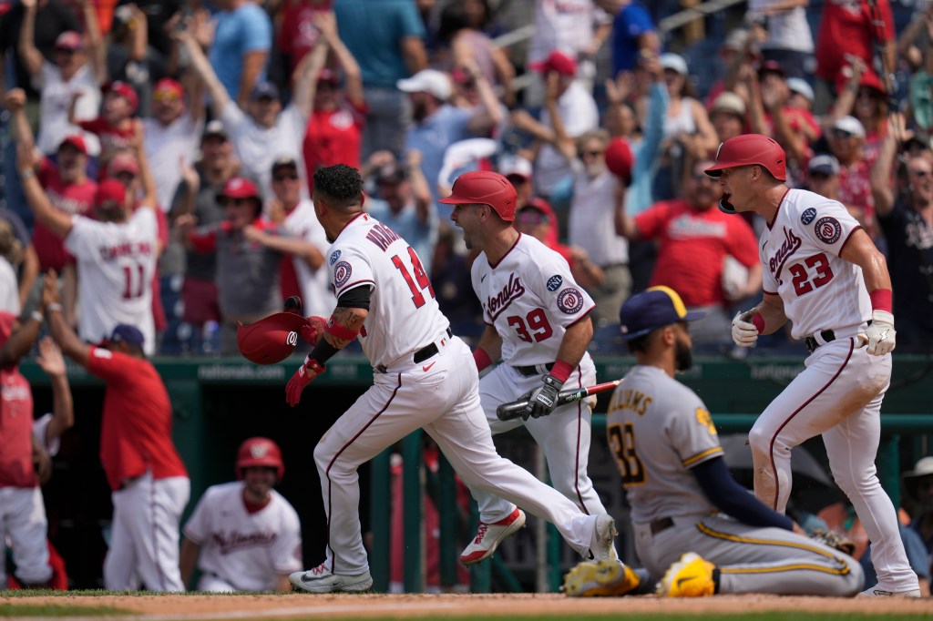 Diamondbacks' Walk-Off Win Stuns Brewers In Ninth Inning Diamondbacks' Walk-Off Win Stuns Brewers In Ninth Inning